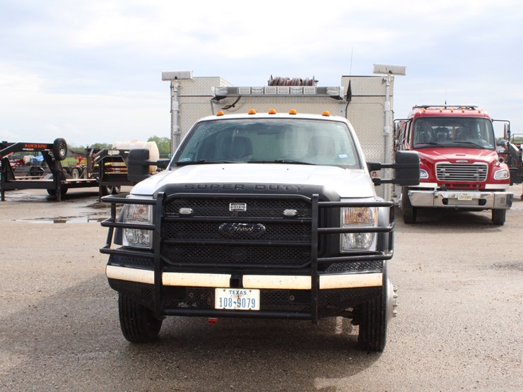 2011-ford-f550-image-5