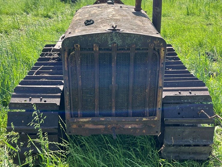 caterpillar-twenty-two-image-8