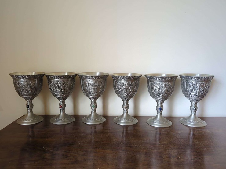 (6)-the-noble-collection-the-legends-of-the-british-isles-pewter-goblets-image-1