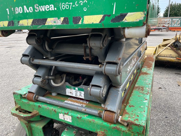 #1368-•-19'-scissor-lift-(o2)-image-8