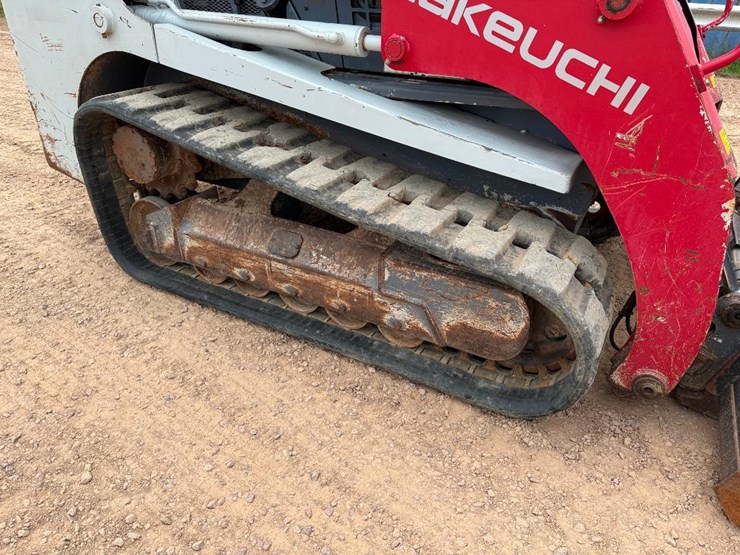 2015-takeuchi-tl12-image-19
