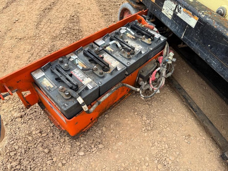 2017-jlg-1932r-image-24