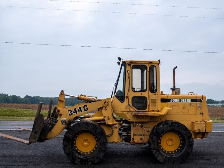 1996-deere-344g-image-8