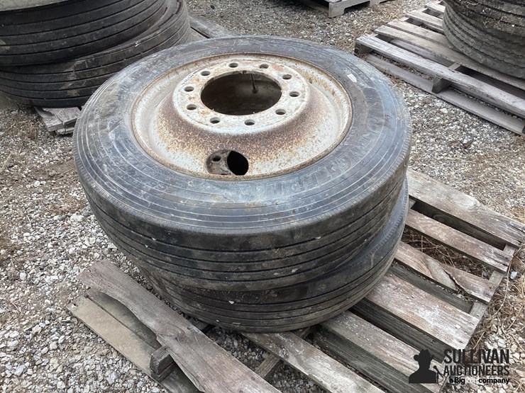 255/70r22.5-tires-&-rims-image-9