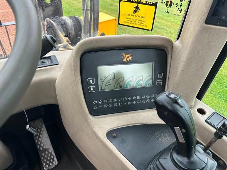 2002-jcb-411ht-image-47