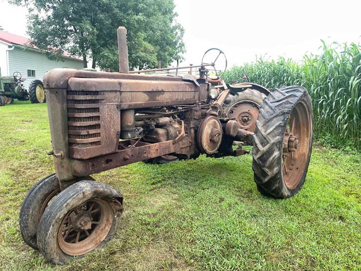 #6682-•-1946-john-deere-parts-tractor-image-1