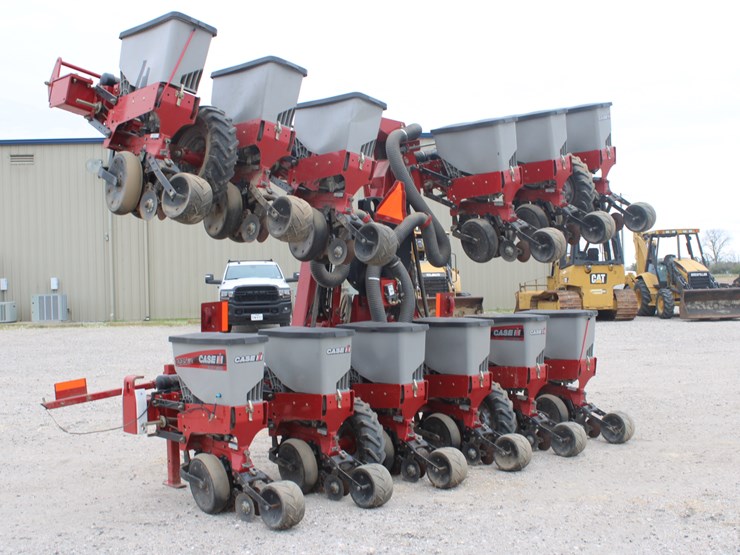 2014-case-ih-1235-image-3