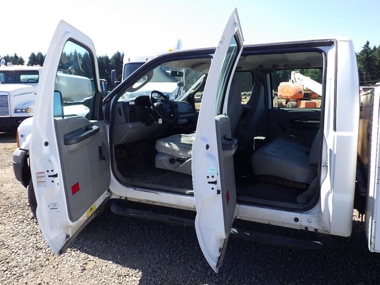 2005-ford-f350-image-24