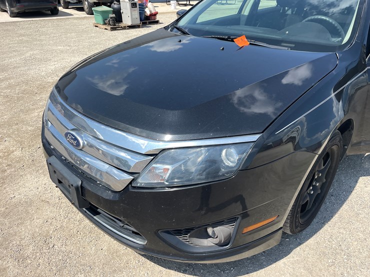 #6296-•-2010-ford-fusion-se-sedan-(has-wi-title)-image-13