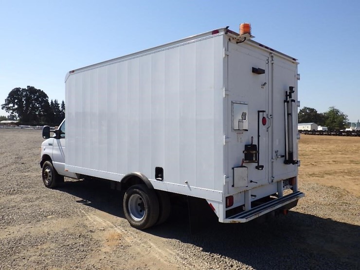 2006-utility-van-image-5