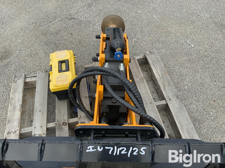2025-giyi-680-skid-steer-post-driver-image-11