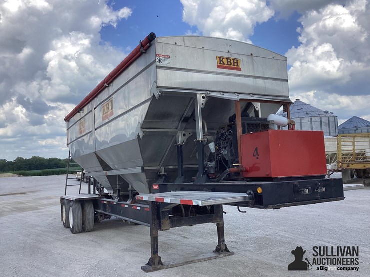 2018-kbh-t/a-fertilizer-trailer-image-3
