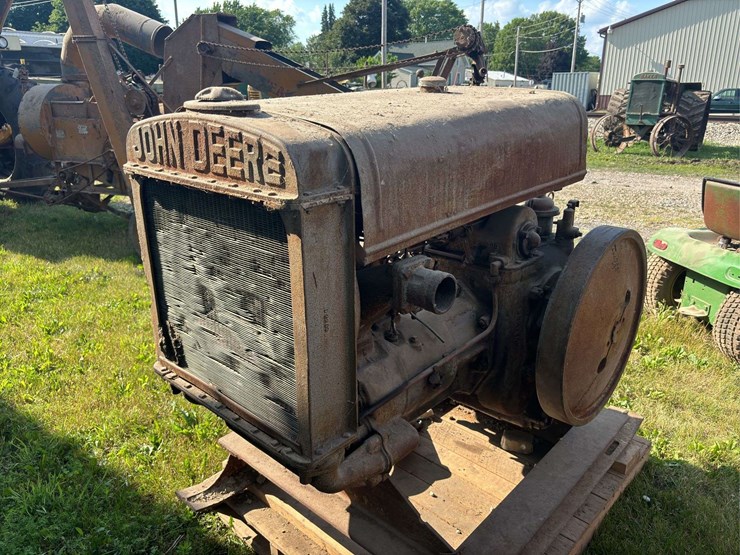 john-deere-model-w111-engine-image-1