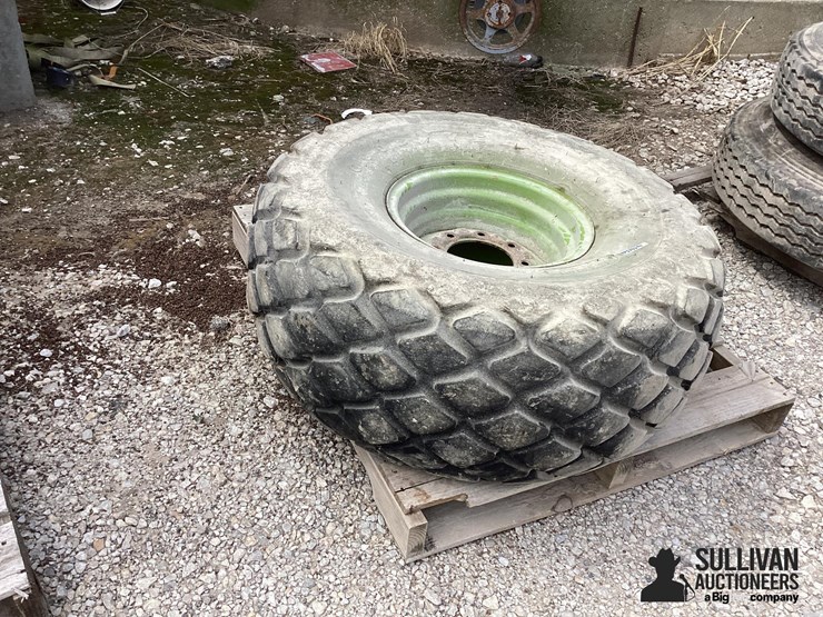 18.4-16-tire-&-rim-image-2