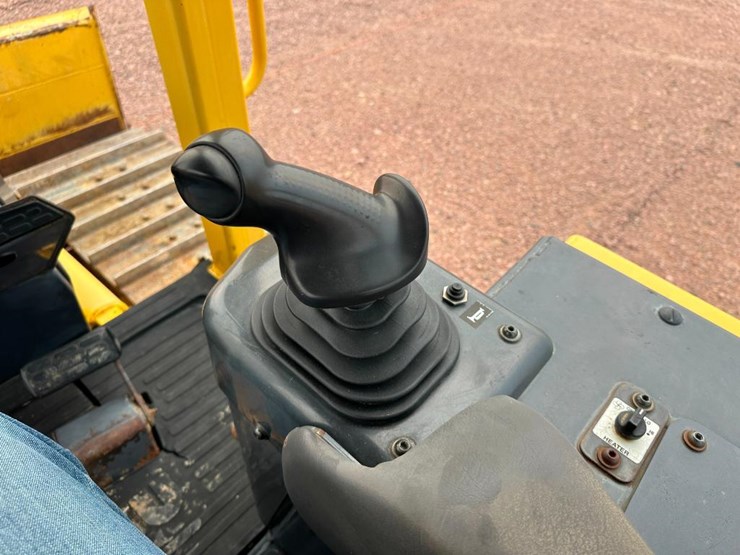 2007-komatsu-d39px-21-image-43