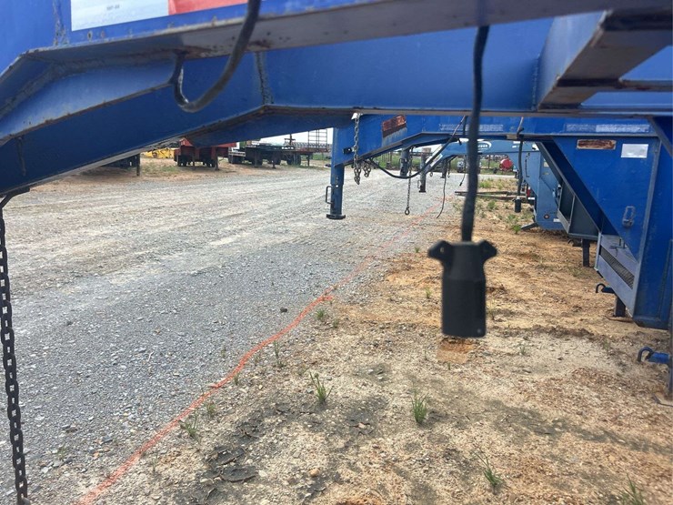 2011-5'-x-22'-t/a-gooseneck-trailer-image-16