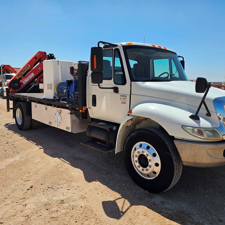 2003 INTERNATIONAL DURASTAR 4300