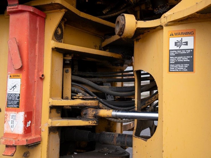 1996-deere-344g-image-52