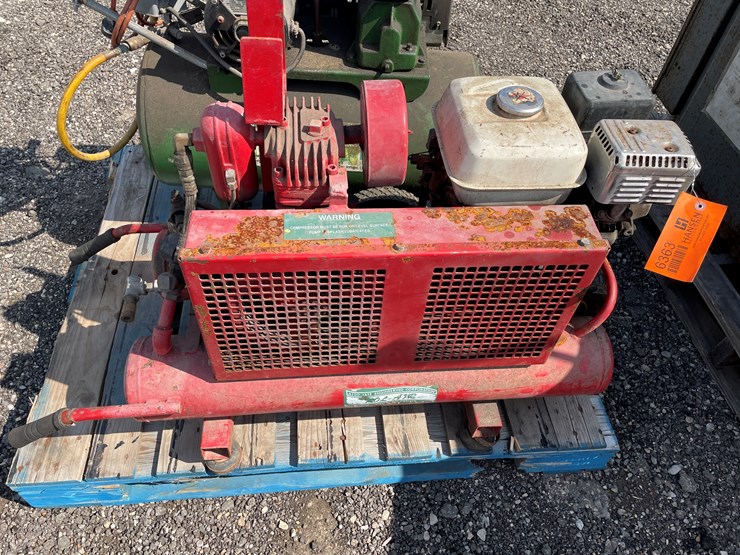 #6363-•-rolair-pontoon-air-compressor-image-1