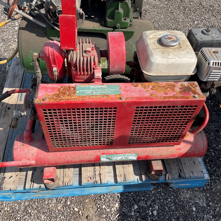 #6363 • Rolair Pontoon Air Compressor