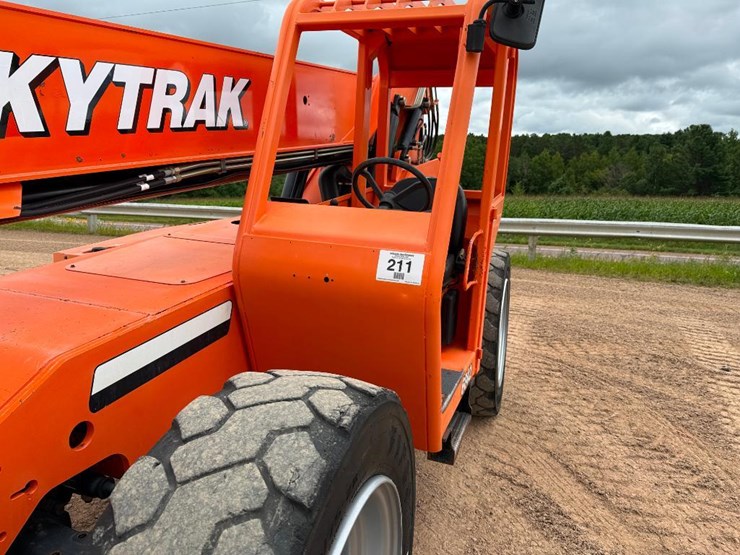 2015-sky-trak-6042-image-33
