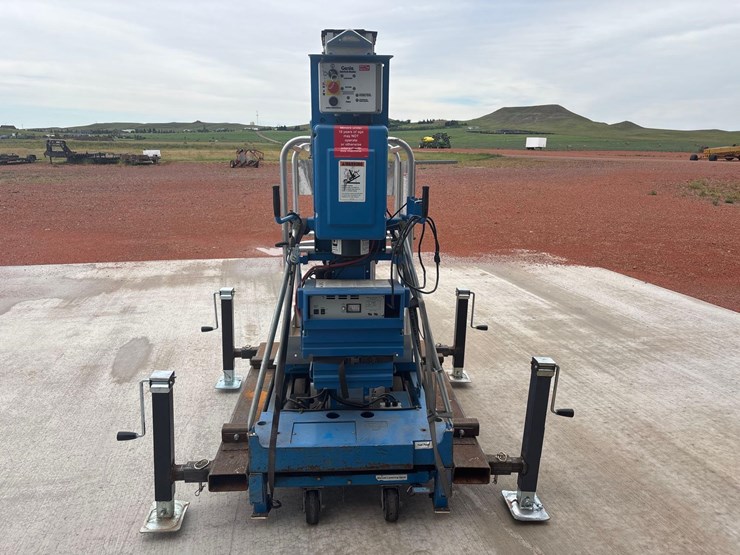 2000-genie-lift-image-2
