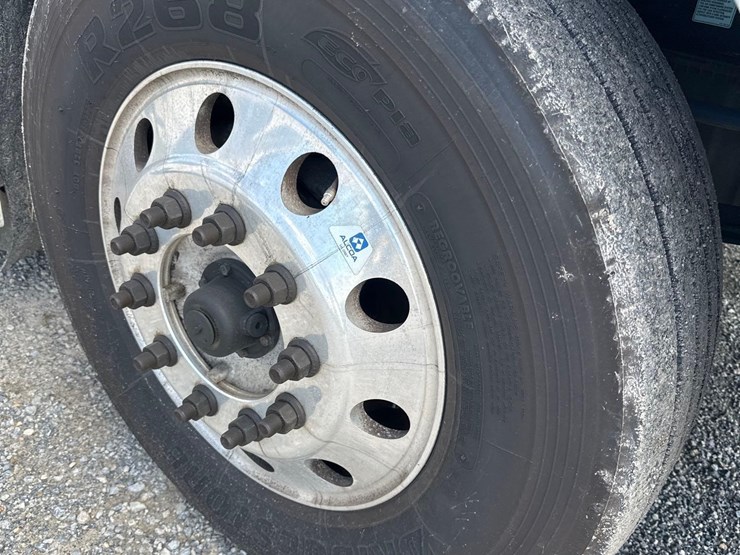 2019-kenworth-t680-image-4