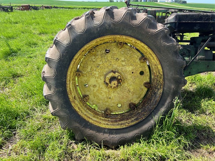 john-deere-70-image-26