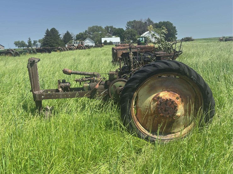 john-deere-model-b-image-2