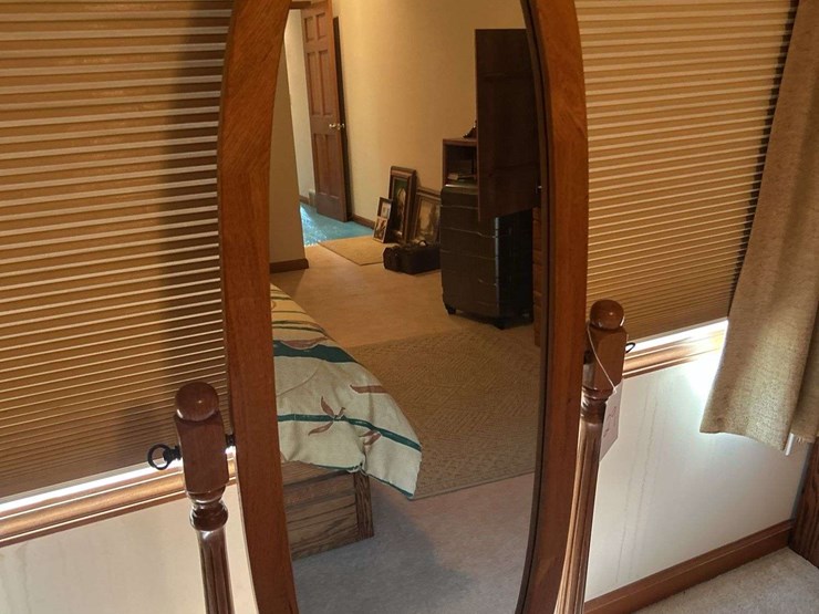 standing-mirror-image-2