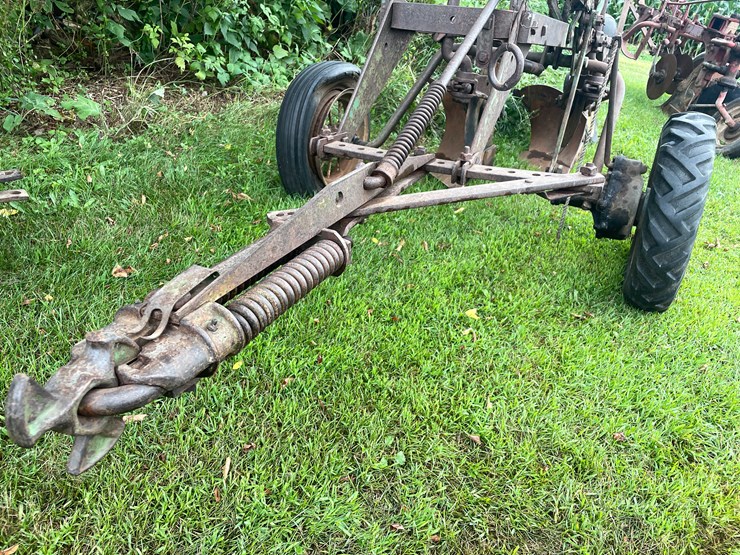 #7469-•-john-deere-plow-image-18