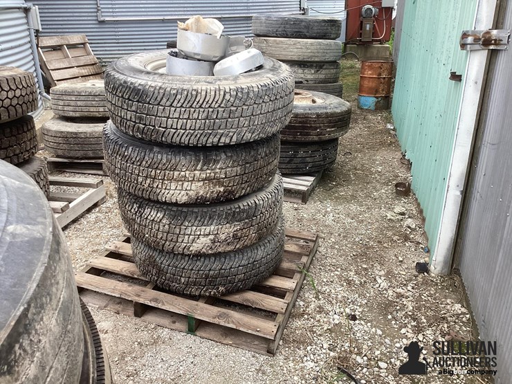 245/75r17-tires-&-rims-image-13