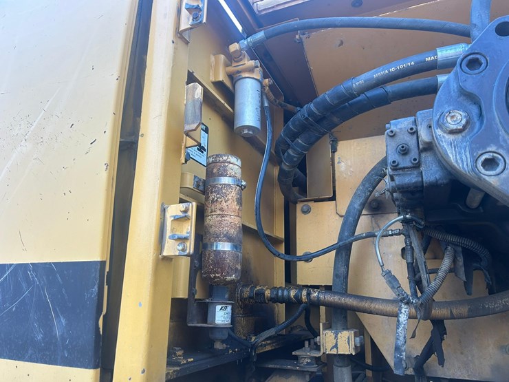 2005-deere-450-lc-image-24