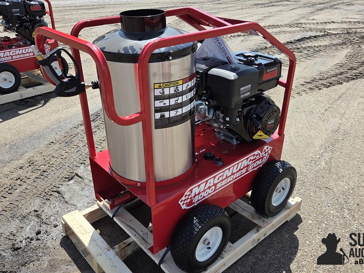 2025-magnum-4000-series-hot-water-pressure-washer-image-3