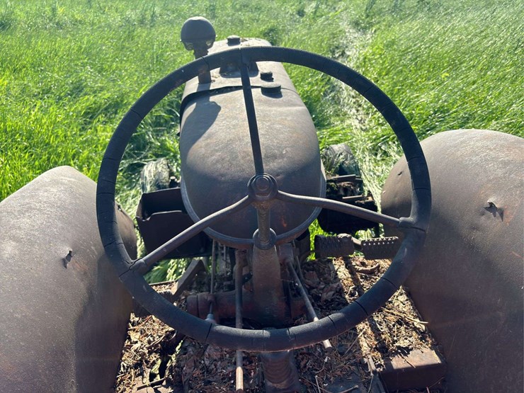 mccormick-deering-w-4-gas-image-34