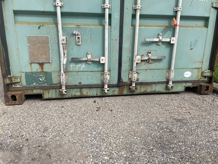 #1358-•-40'-shipping-container-(of)-image-23