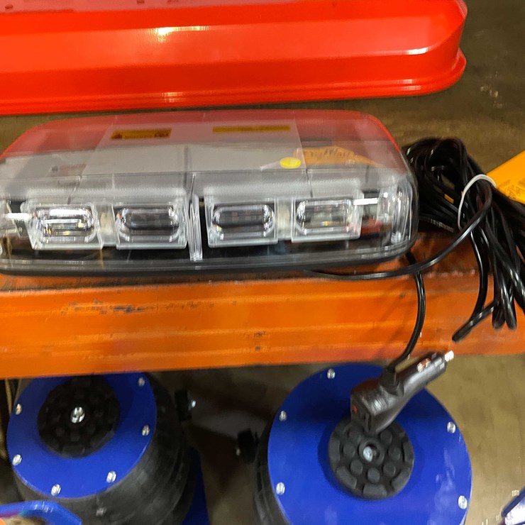 #2075 • Amber LED Strobe Light (PR6)