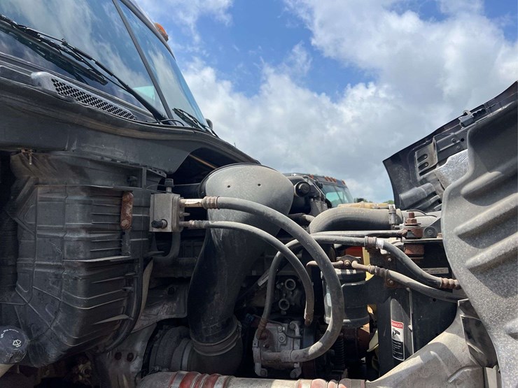 2015-freightliner-s/a-daycab-truck-*inop-image-31