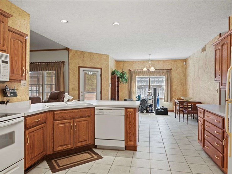 114-heatherstone-dr.-chatham,-il-62629-image-16