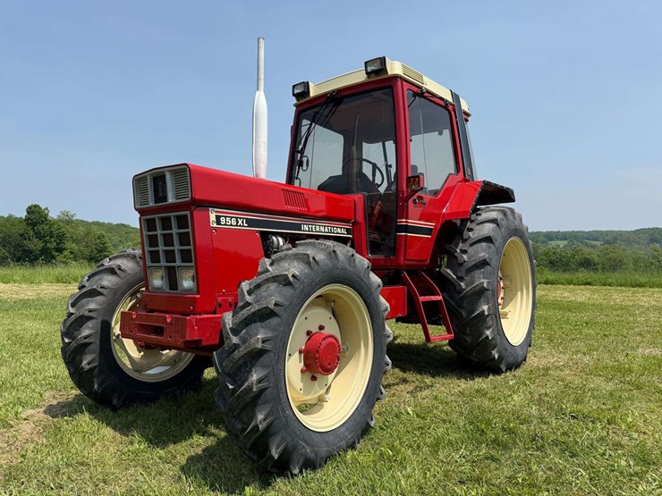ih-956-xl-mfwd-image-1