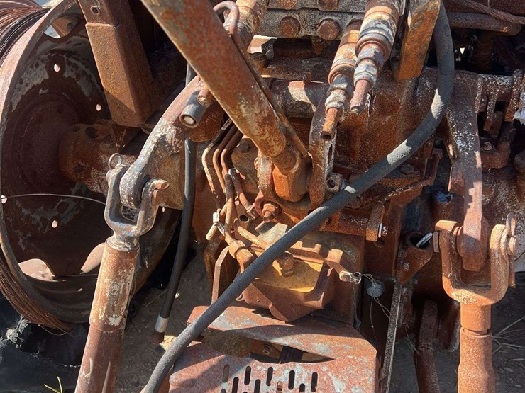 2013-new-holland-t4.95-image-18