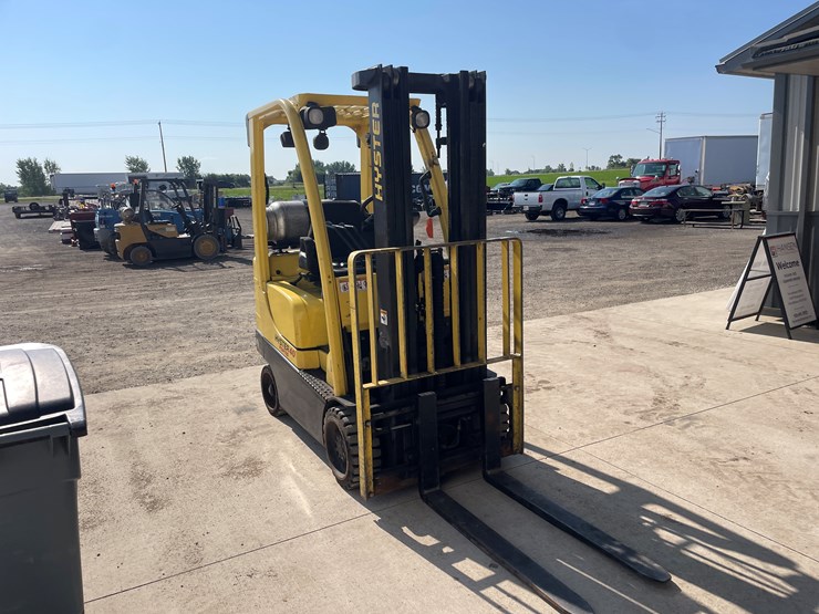 #6277-•-2011-hyster-40-lp-forklift-image-3