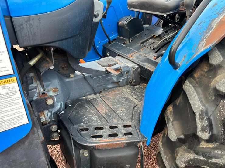 2001-new-holland-tn70-image-35