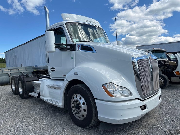2019-kenworth-t680-image-3