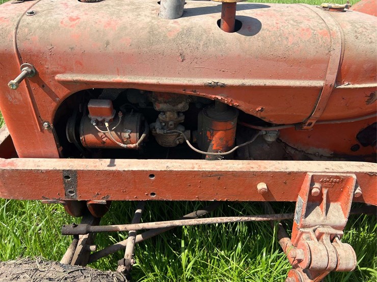 allis-chalmers-with-sickle-mower-image-54