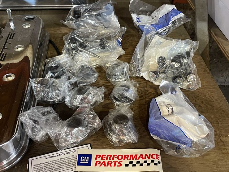 #2127-•-gm-ls-valve-covers-(pr6)-image-9