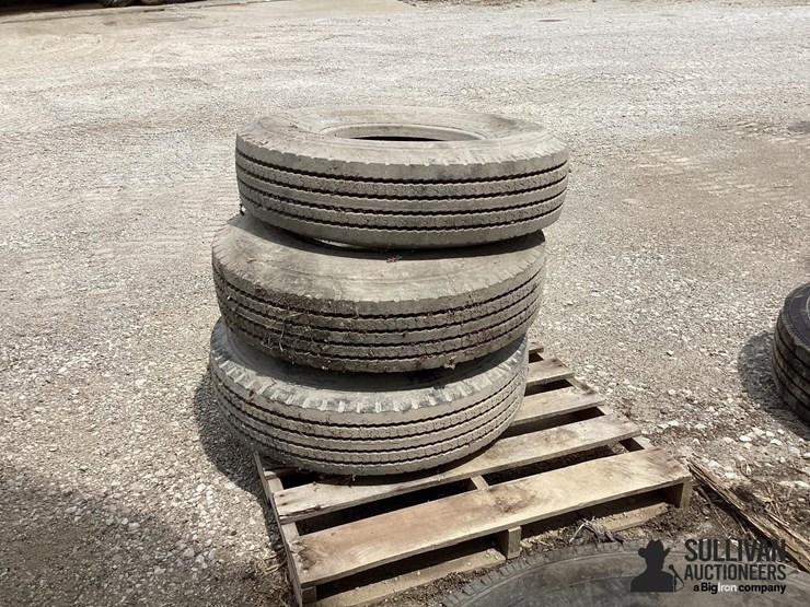 11r17.5-tires-&-rims-image-10