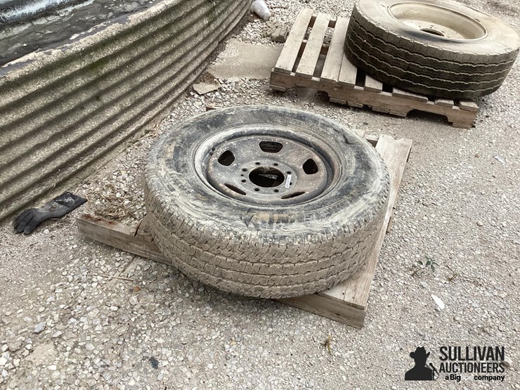 275/70r18-tire-&-rim-image-6