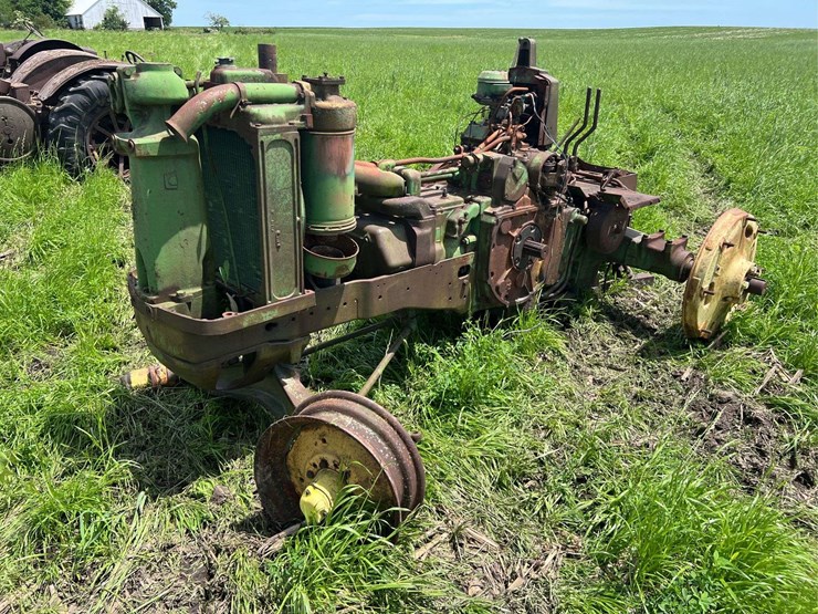 john-deere-720-standard-diesel-image-1