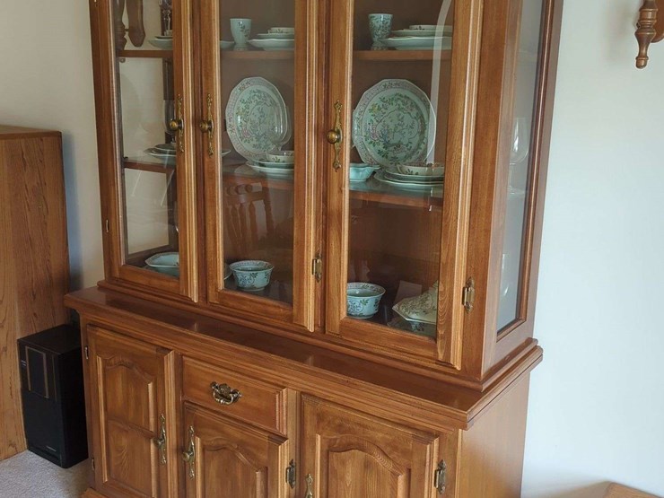 lighted-china-cabinet/hutch---77"-x-52"-x-18"-image-2